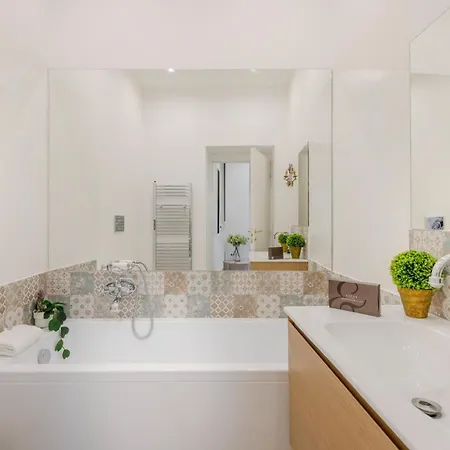 Casa Daria, Modern 4 Bedrooms In דירה *